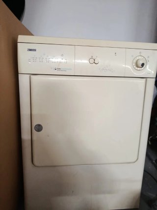 Secadora Zanussi ZTA 235 de 6 kg.Bajada de precio