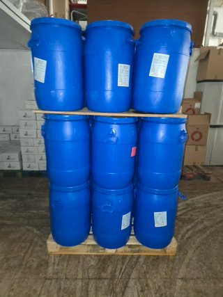 Palet 27 bidones azules