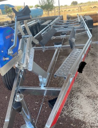 Remolque náutico 8m 3 ejes 3500kg,Nuevo a estrenar