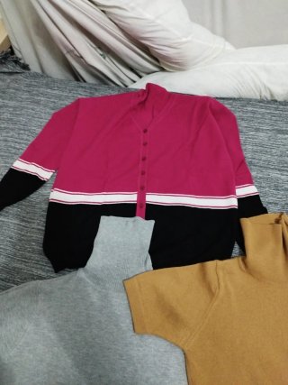 Pack mujer: jersey gris y top mostaza