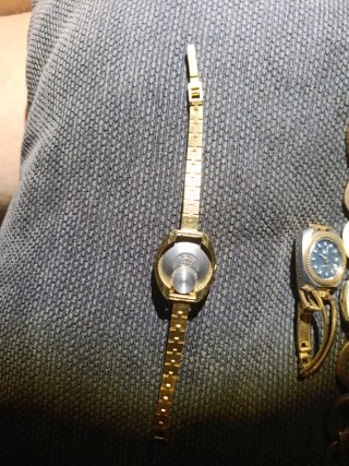 Reloj Elgin Dama Dorado