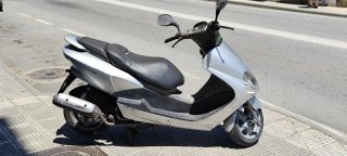 Yamaha Majesty 180cc Maxi Scooter Plata