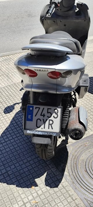 Yamaha Majesty 180cc Maxi Scooter Plata