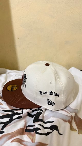Gorra New Era Blanca y Marrón