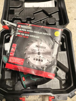 Sierra Circular Parkside a batería con Maletín