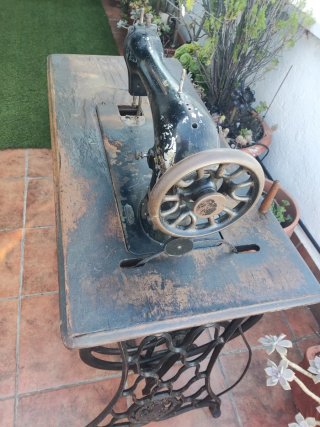 Máquina de coser Singer antigua