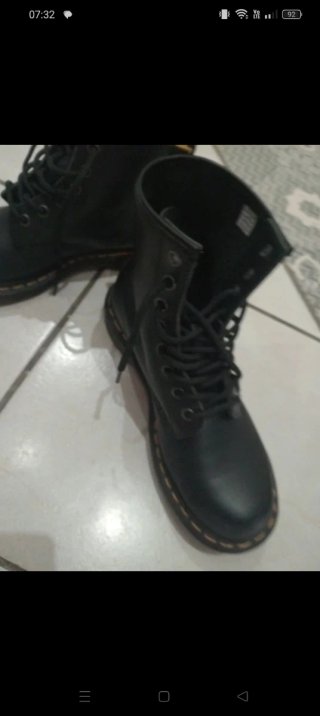Anfibi Dr. Martens neri
