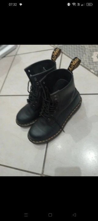 Anfibi Dr. Martens neri