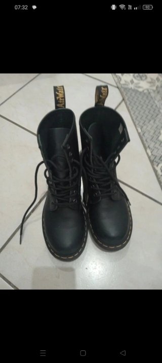 Anfibi Dr. Martens neri