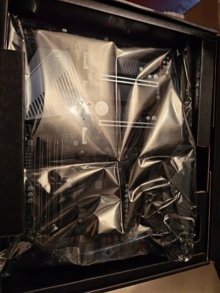 Gigabyte X570 Aorus Ultra Gaming Motherboard