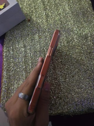 iPhone 17 Pro Max Dorado/Naranja
