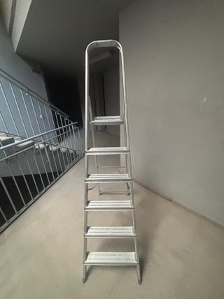 Escalera nueva aluminio 6 peldaños