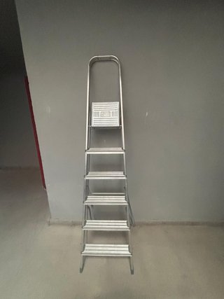 Escalera nueva aluminio 6 peldaños