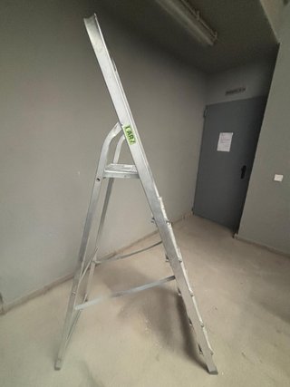 Escalera nueva aluminio 6 peldaños
