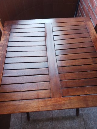 Mesa de madera plegable para exterior