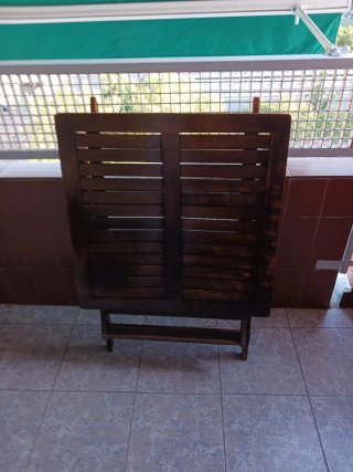 Mesa de madera plegable para exterior