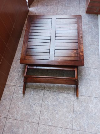 Mesa de madera plegable para exterior
