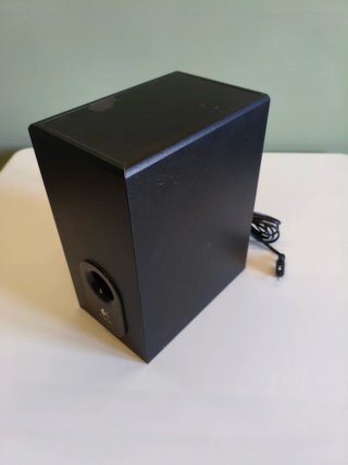 Sistema Audio 5.1 Logitech X-530 con Subwoofer.