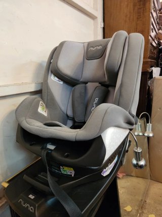 Silla Nuna Rebl Plus Isofix Giratoria 0 a 4 años.