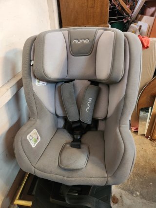 Silla Nuna Rebl Plus Isofix Giratoria 0 a 4 años.