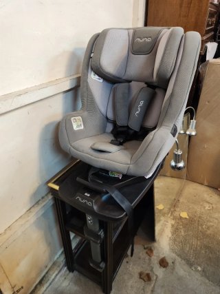 Silla Nuna Rebl Plus Isofix Giratoria 0 a 4 años.