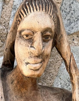 Statue da giardino in legno