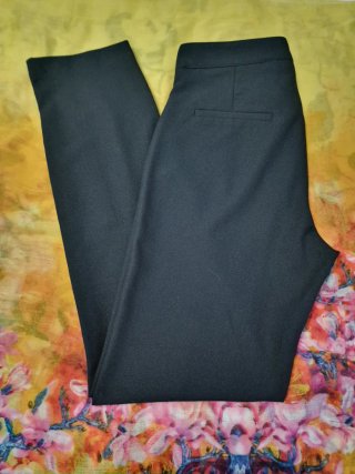 Pantalón de vestir negro con botones