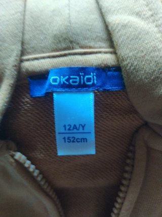 Sudadera con cremallera azul y amarilla