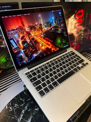 MacBook Pro 2015 / 8GB RAM/ 128GB SSD