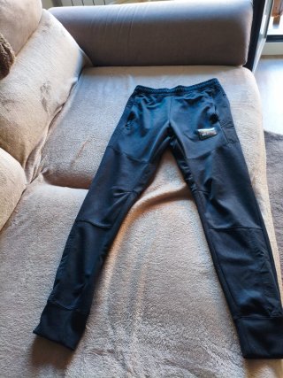 Conjunto chándal Nike negro y gris