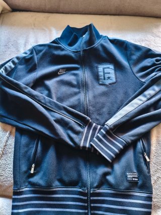 Conjunto chándal Nike negro y gris