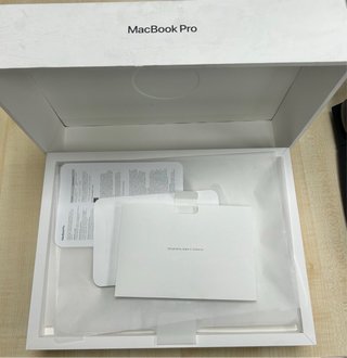 Caja MacBook Pro 14 M3