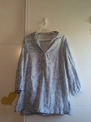 Blusa Lloyd's Talla 44 Estampada Gris/Blanco