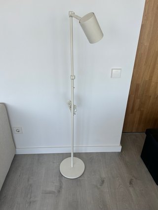 Lámpara de pie moderna blanca