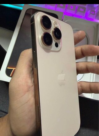 iPhone 16 Pro Max  Dorado
