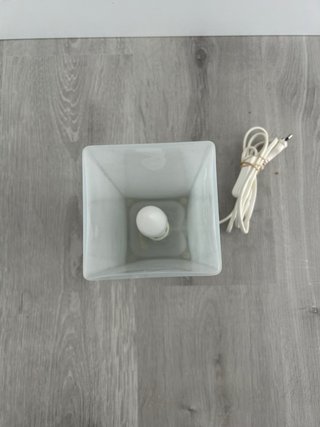 Lámpara de mesa moderna