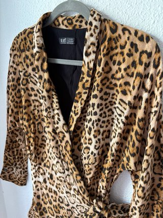 Mono corto falda pantalon. Zara. leopardo XS