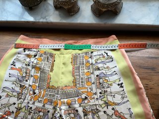 Shorts in seta con stampa città