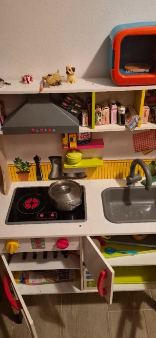 Cocinita de juguete con accesorios