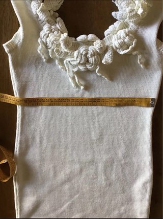 Abito in cotone bianco con fiori