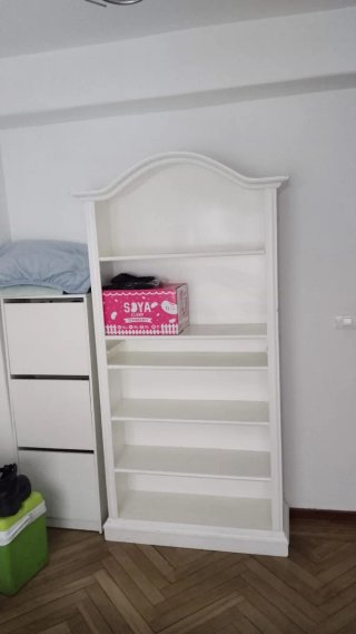 Estantería vintage de madera blanca