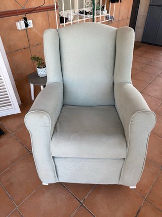 Sillón/mecedora orejero lactancia