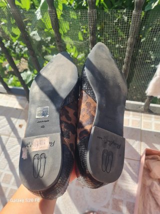 Manoletinas negras y marrones