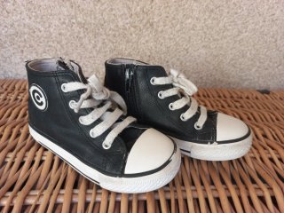 Zapatillas niña negras T. 27