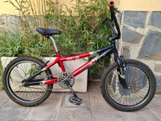 Bicicleta BMX Monty Track Roja