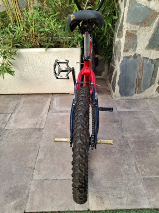 Bicicleta BMX Monty Track Roja