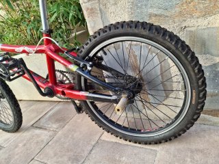Bicicleta BMX Monty Track Roja