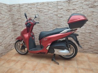 Moto Honda SH 300