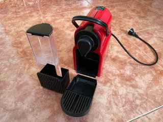 Cafetera Nespresso Krups Roja