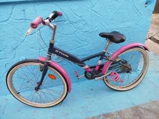 Bicicleta infantil B'TWIN rosa y azul